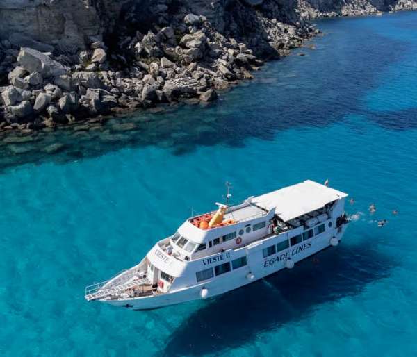 Da Trapani: Crociera di un giorno a Favignana e Levanzo con pranzo